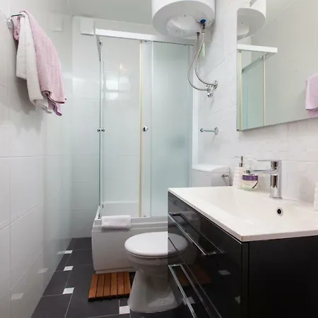 Ctma151/ Renovated Stone House With Private Pool, Located In Makarska, 4 + 2 Persons Makarská